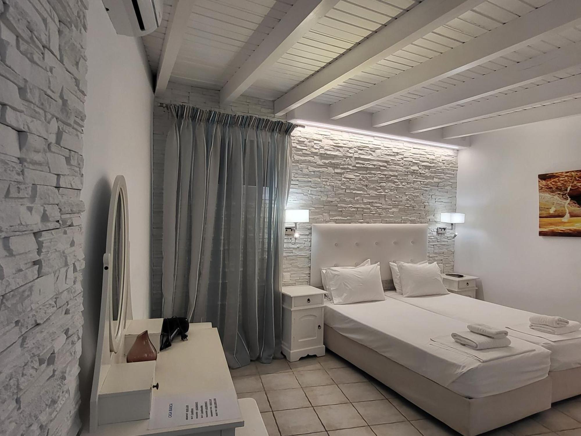 Casa Bianca Hotell Ornós Eksteriør bilde